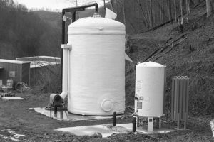 Dissolved gas conditioning for mine water utilization