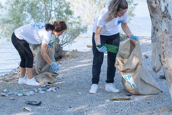 Article image for Tesco to recycle discarded plastic waste from coastal areas into seafood packaging